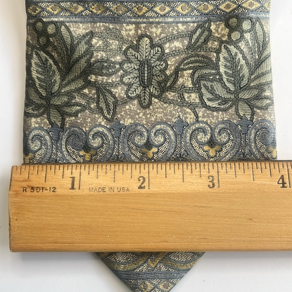 Etienne Aigner Floral Silk Tie - Picture 2 of 6